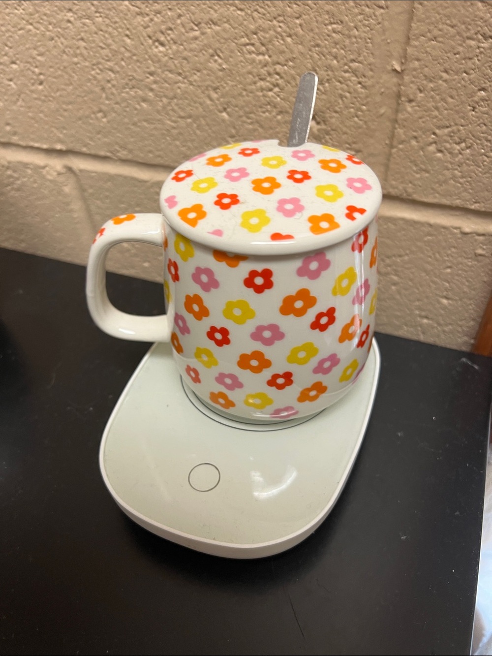 Mug warmer with Mug, Lid and Spoon - White with Pink, Orange, Yellow Flowers